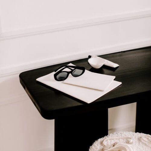 15 Feminine Black and White Home Office Ideas