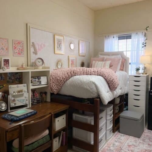 35 Cute and Creative Dorm Desk Ideas