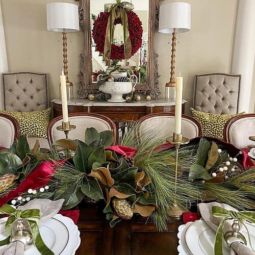 13 Christmas Table Setting and Centerpiece Ideas