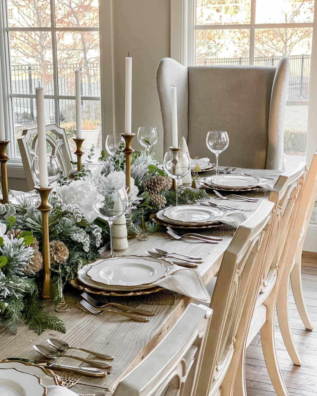 Silver and gold Christmas table