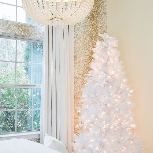 13 Holiday Guest Room Decor Ideas