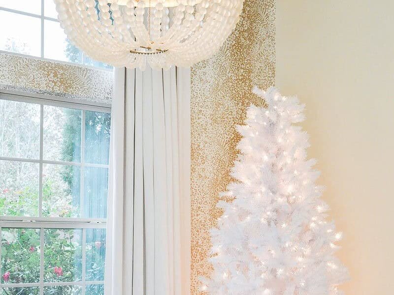 13 Holiday Guest Room Decor Ideas