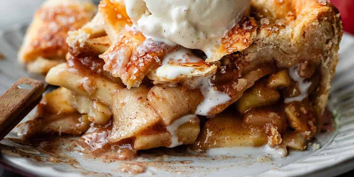 15 Best Apple Desserts to Make This Fall