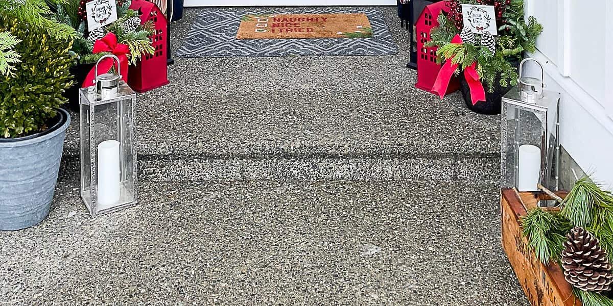 15 Christmas Porch Decor Ideas to Welcome the Holidays